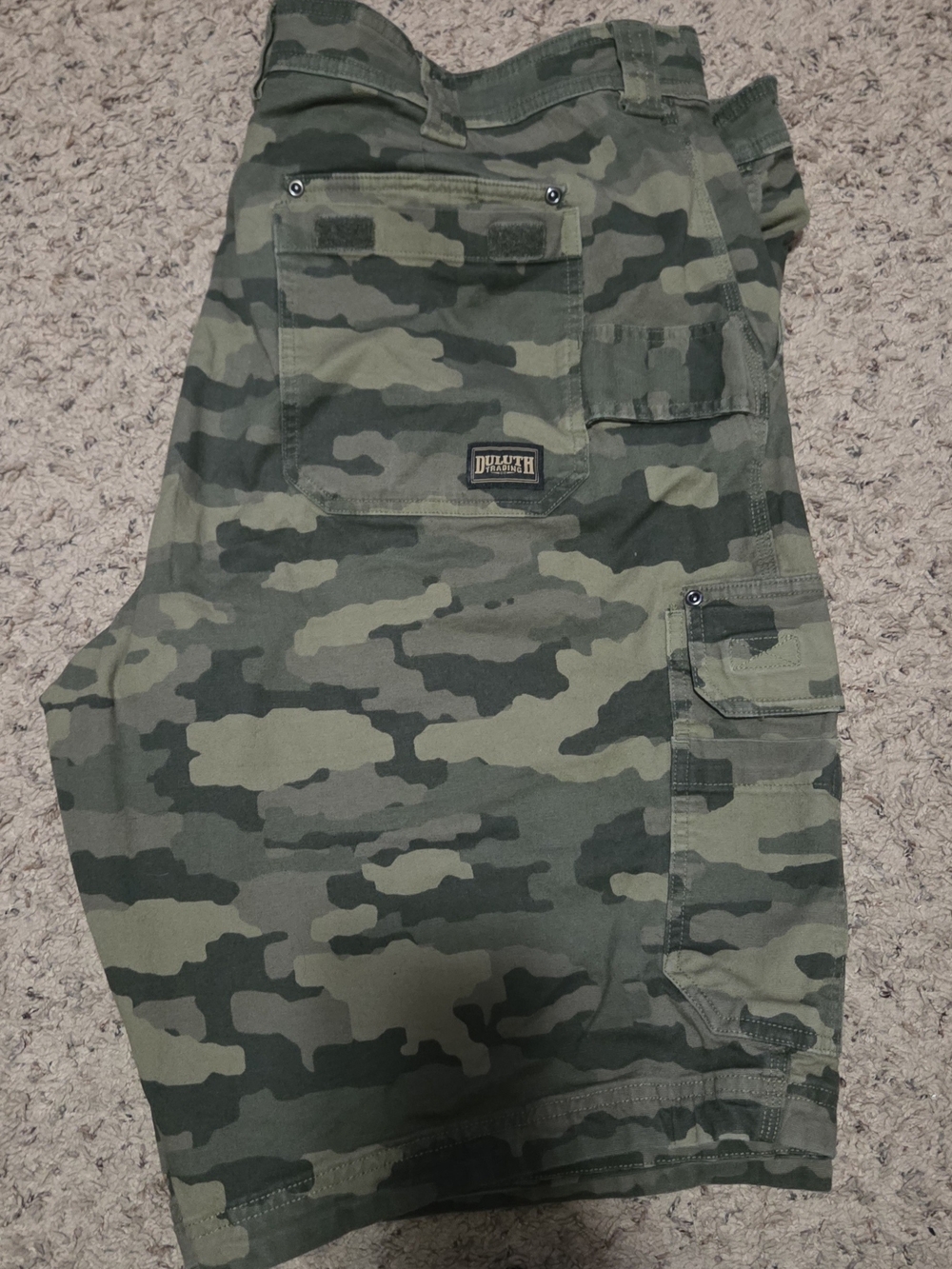 Duluth Trading Co Green Camo Carpenter Shorts
